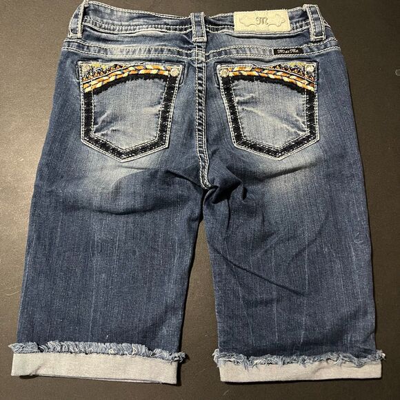 Miss Me Women's Bermuda Jean Shorts Mid Rise 27 EUC - Picture 2 of 10